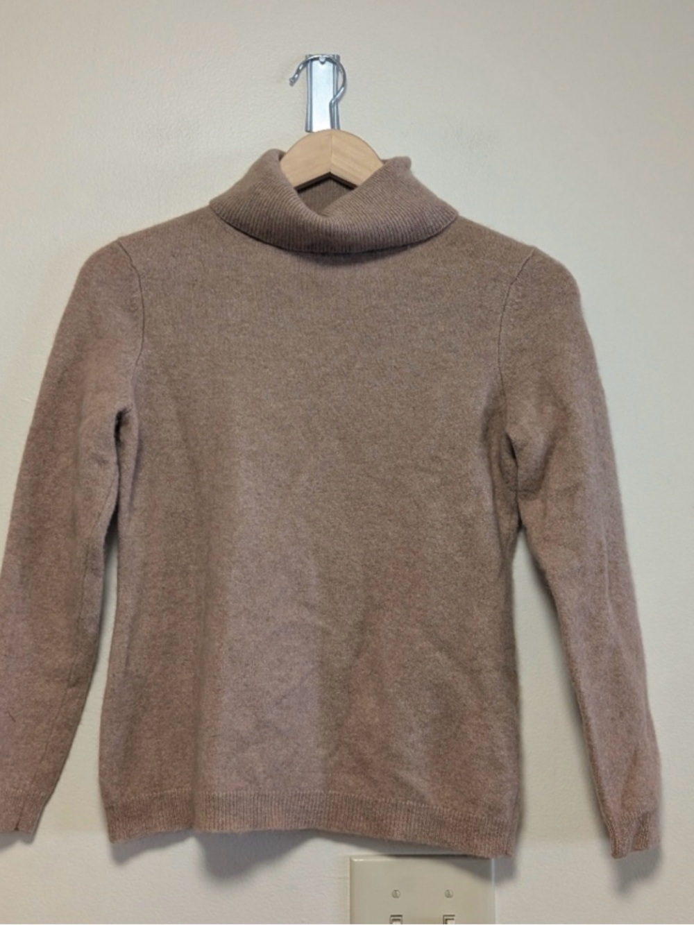 Cashmere Charter Club Luxury Turtleneck Sweater Medium Tan - Picture 4 of 5